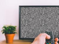 Почему рябит экран телевизора и что делать?